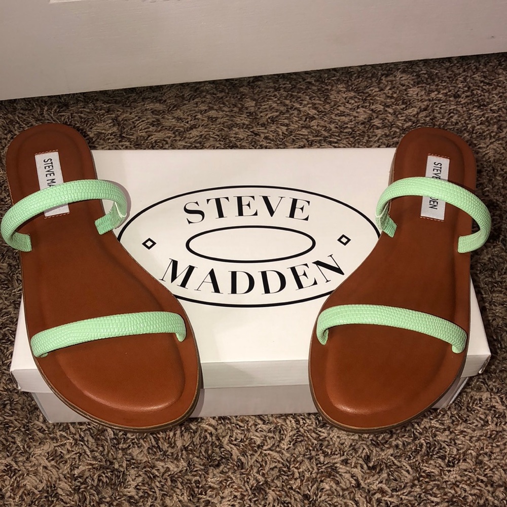 NEW Women’s Steve Madden Sandals